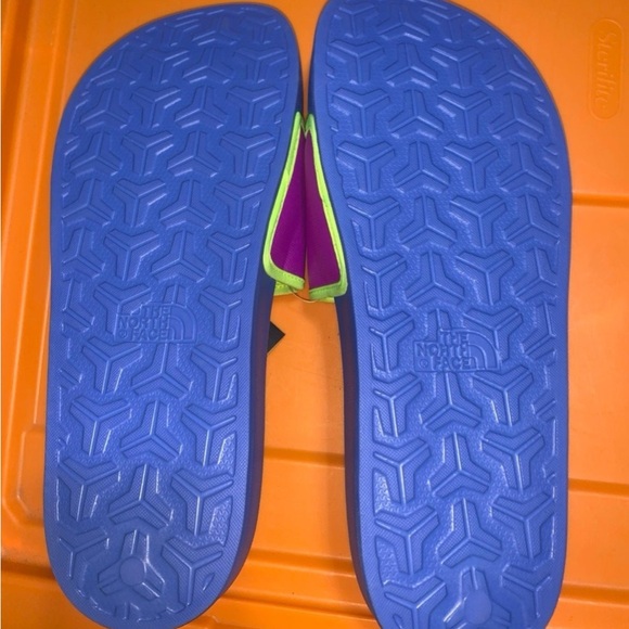 NWT The North Face Men's
Basecamp Il Slides, Size 11, Supersonic Blue, Green - Picture 2 of 3